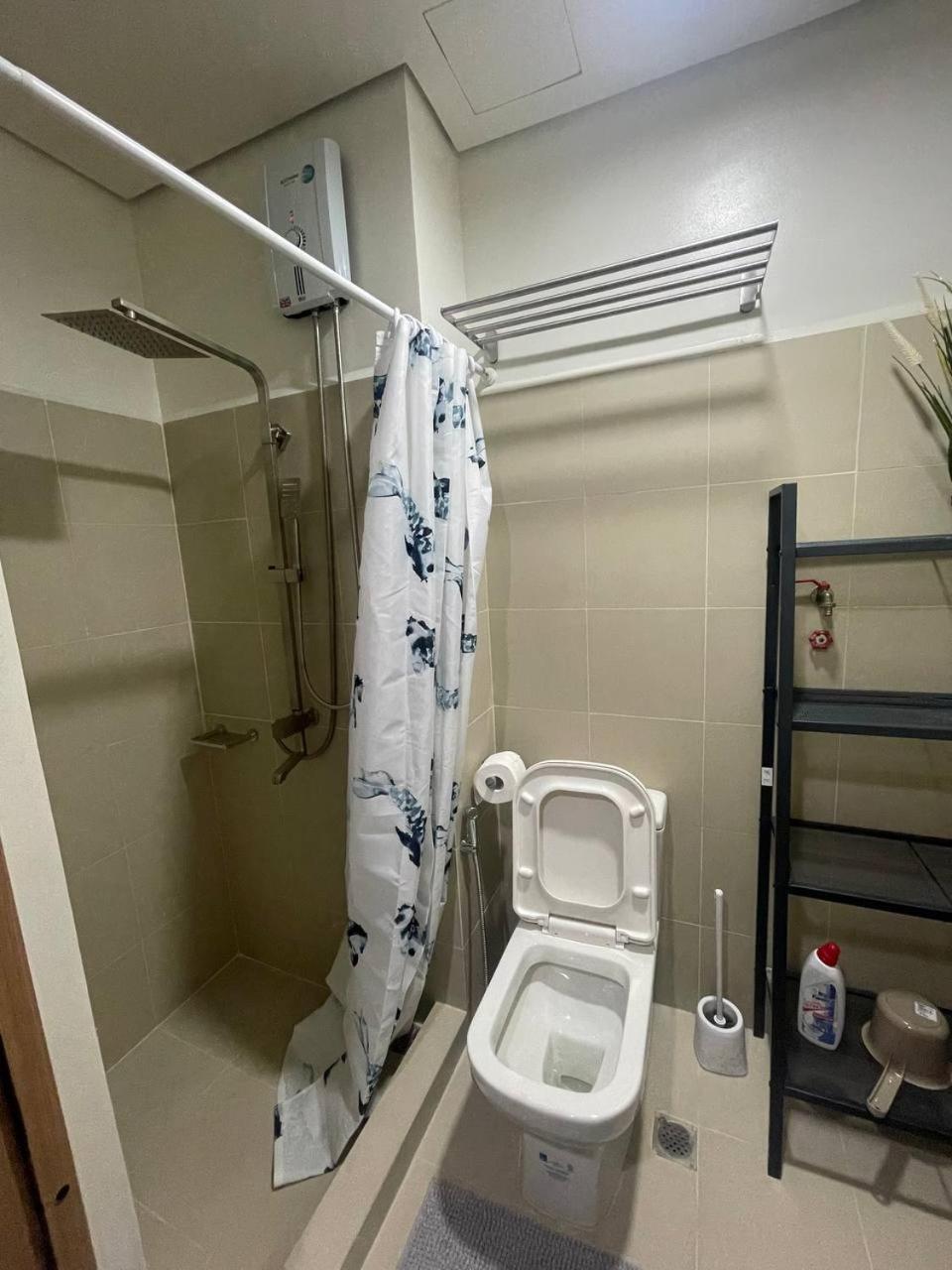 Red Residences Chino Roces Makati Makati City Ngoại thất bức ảnh